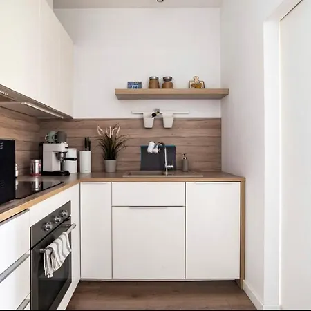 Color 2 Wola Apartment *