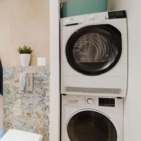 Color 2 Wola وارسو