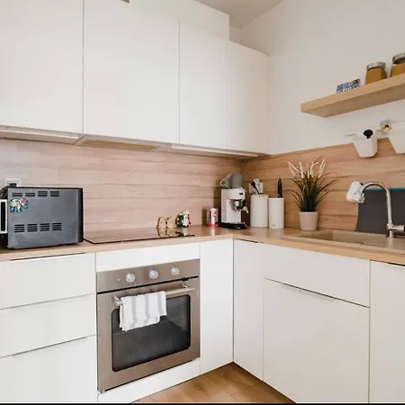 Color 2 Wola وارسو